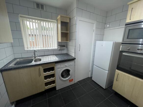 2 bed Flat to rent Image 4