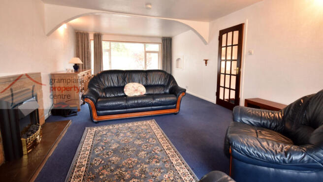 lounge 2 .JPG