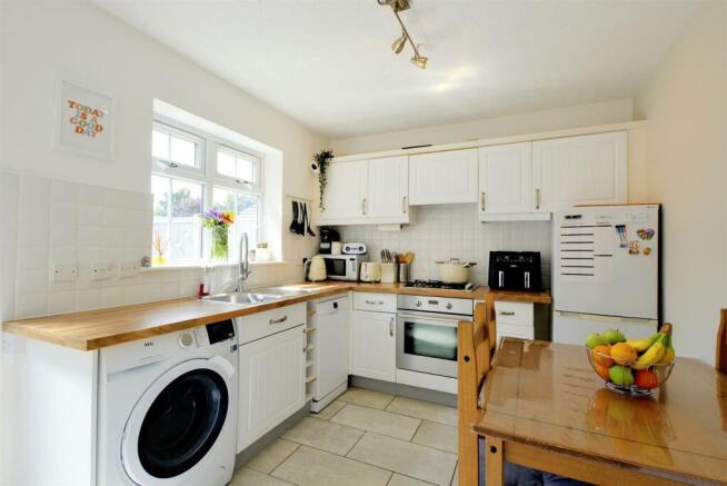 Kitchen_2.jpeg