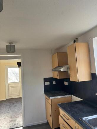 Kitchen2.jpg