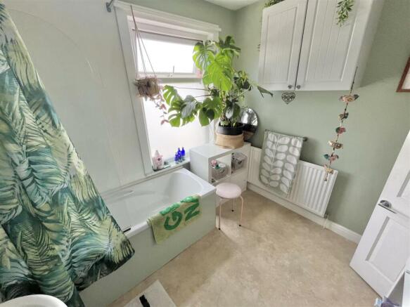 Bathroom Aspect 2.jpg