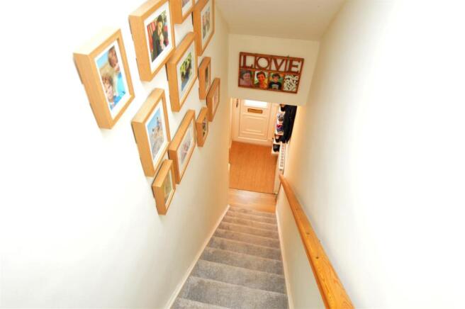 FIRST FLOOR LANDING