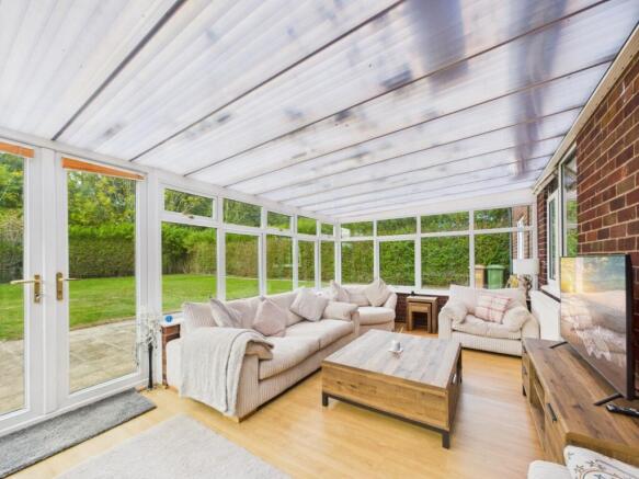 4 bed Detached for sale Image 9