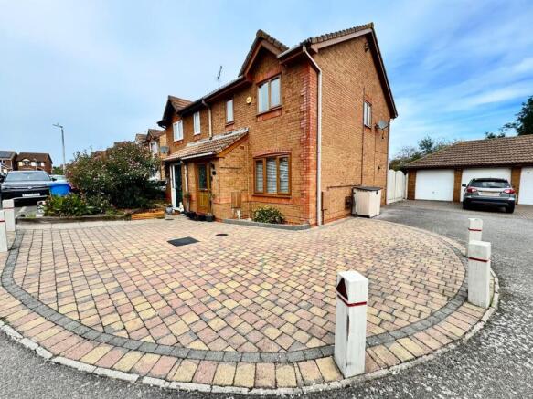 3-bed semi-detached on Appleford Drive, Minster On Sea, Sheerness, ME12 2SR, £300,000