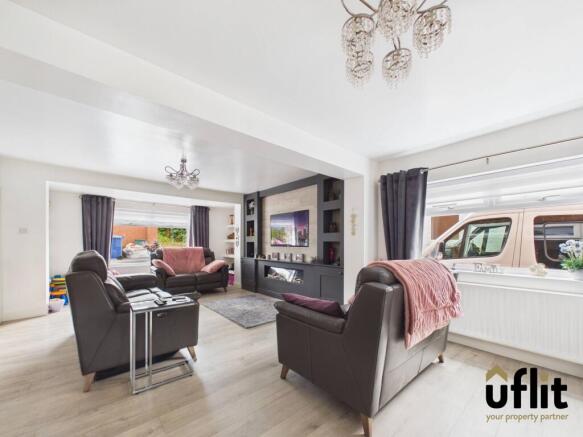 5 bed Semi-Detached for sale Image 7
