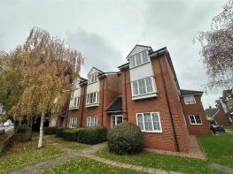 11, Holm Oak Park, Watford WD18 0XP