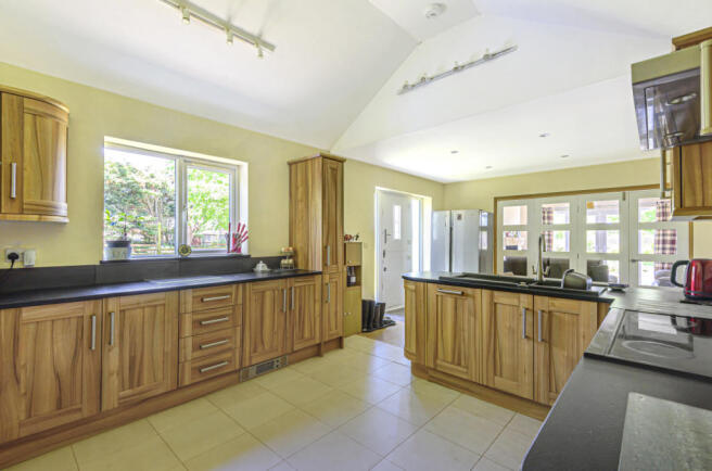 854083 (12).jpg