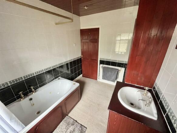 Bathroom Aspect 2