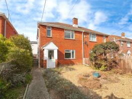 8, Coronation Cottages, Camp Road, Freshwater PO40 9HS