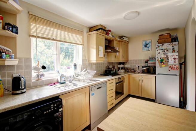 Kitchen 2.jpg