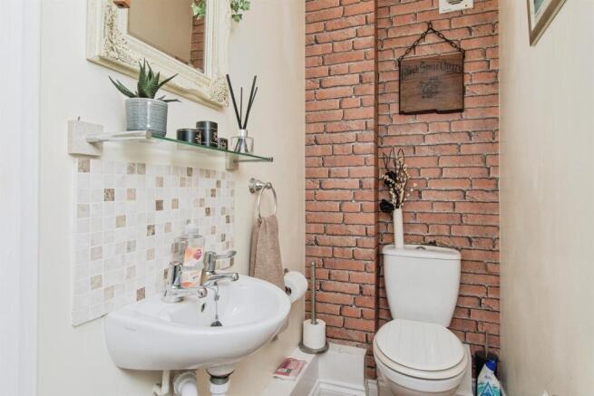 2 bed Semi-Detached for sale Image 6