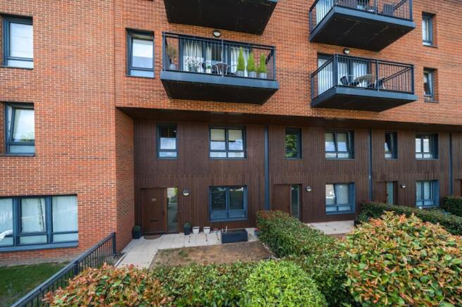 3-bed flat on Meadowside, London, £575,000