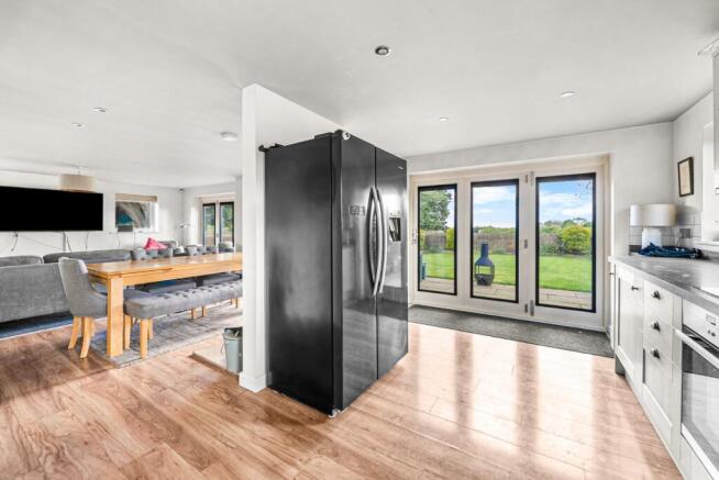 2 bed Detached for sale Image 9