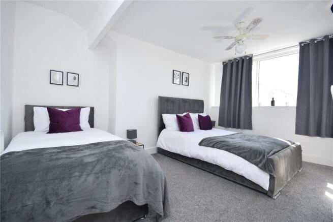 2 bed Terraced to rent Image 7