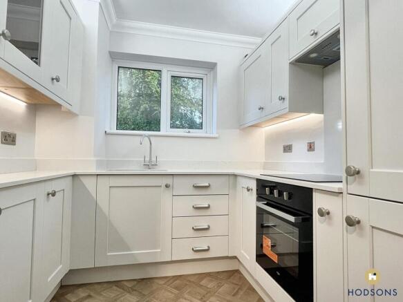 2 bed Apartment to rent Image 6