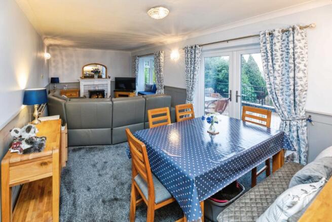 4 bed Detached for sale Image 4