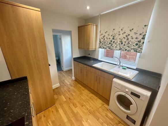 kitchen 2.jpg
