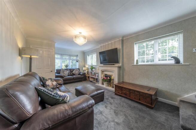 8 Bosley Close-007.JPG