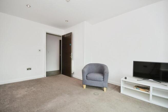 1 bed Apartment to rent Image 4