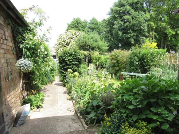 Garden one 52 petersham road.JPG