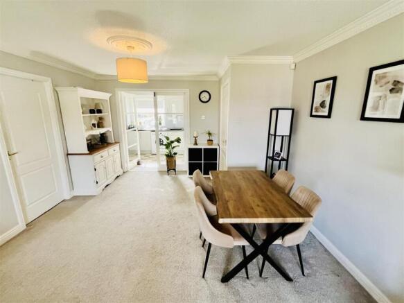 2 bed Apartment for sale Image 8