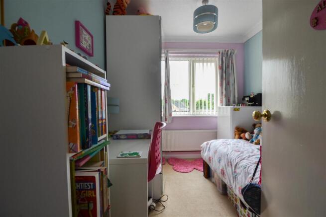 bedroom (2).jpg