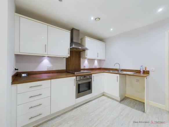4 bed Town House for sale Image 4