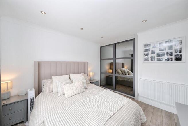 3 bed Semi-Detached for sale Image 10