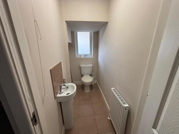3 bed Semi-Detached to rent Image 8