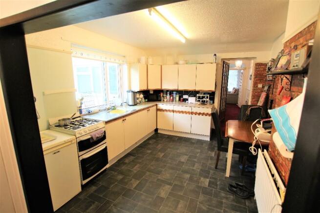 Kitchen/Breakfast rm
