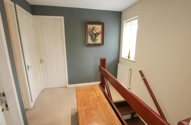 FIRST FLOOR LANDING