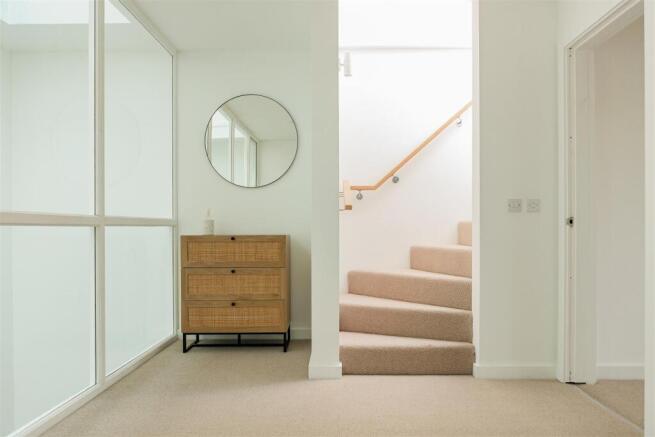 3 bed Town House to rent Image 5