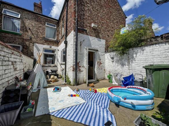 2 bed Terraced for sale Image 9