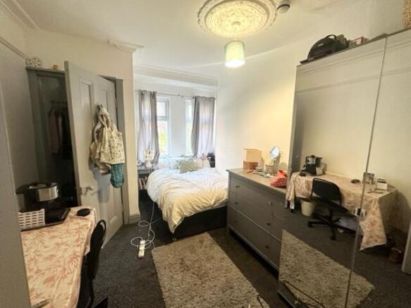 6 bed Terraced to rent Image 5