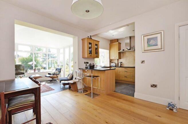 Dining/ Kitche...