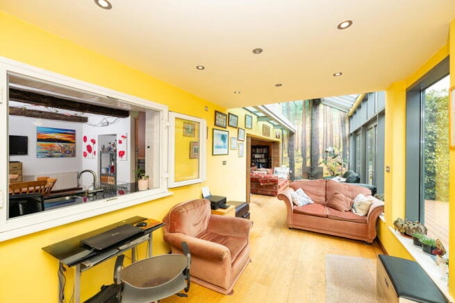 4 bed Cottage for sale Image 8