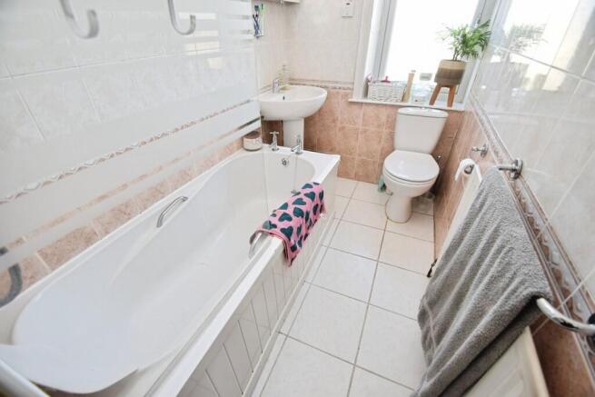 3 bed Terraced for sale Image 9