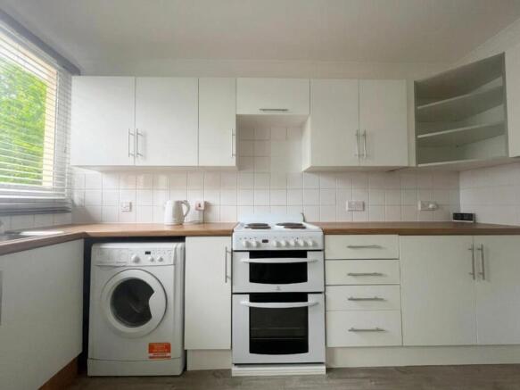 Kitchen 1 .jpg