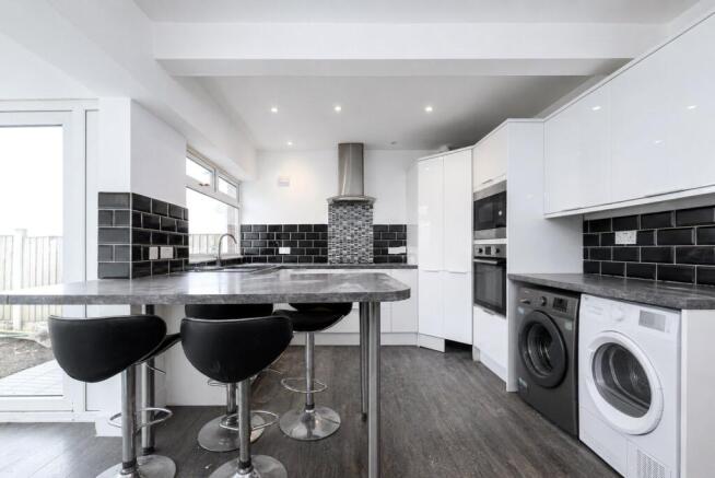 3 bed Terraced for sale Image 5