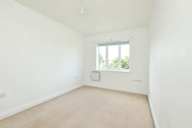 2 bed Flat for sale Image 6