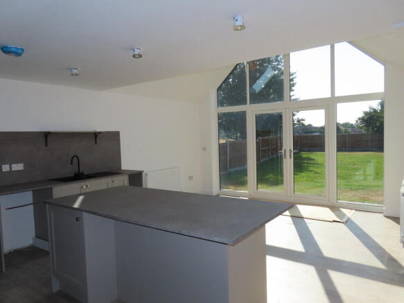 4 bed Detached for sale Image 11