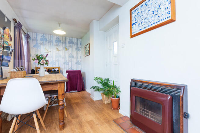 DINING ROOM (3)