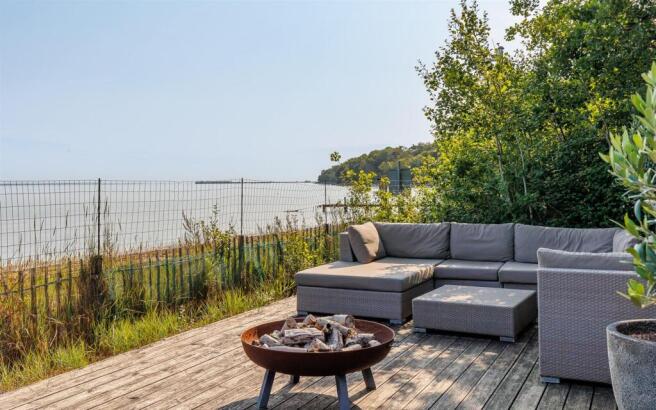 Shoreside Terrace