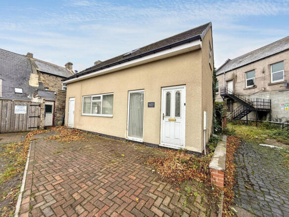 2-bed detached on Front Street, Winlaton, Blaydon-on-Tyne, Tyne and Wear, NE21 6AE, £90,000