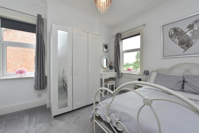BEDROOM 2