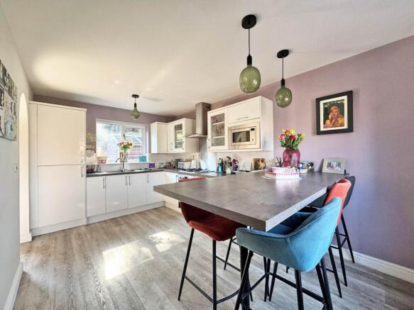 3 bed Detached for sale Image 8