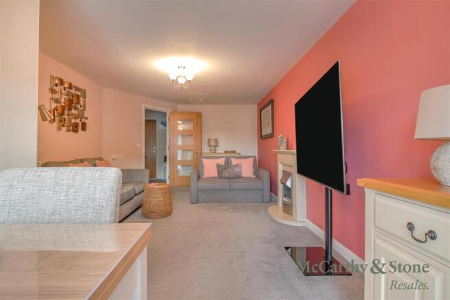 8704998-interior06.jpg