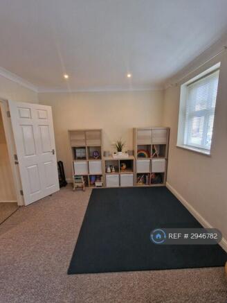 3 bed Terraced to rent Image 10