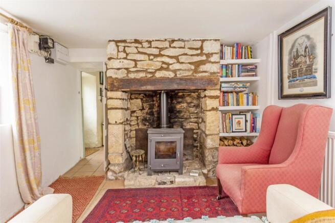 Hillgrove Cottage 293583 (9).jpg