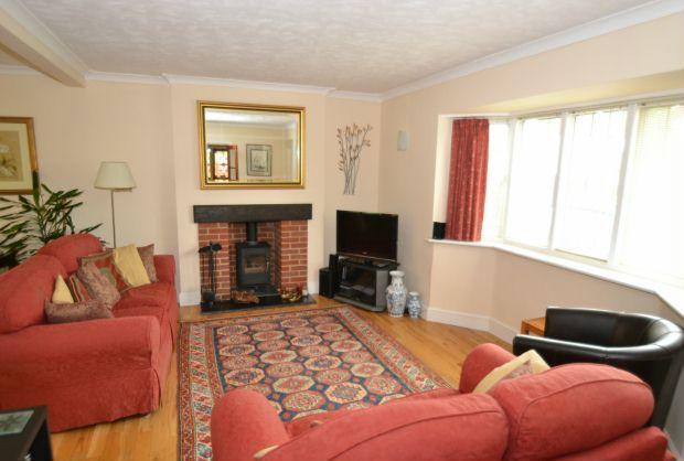 Sitting/dining room